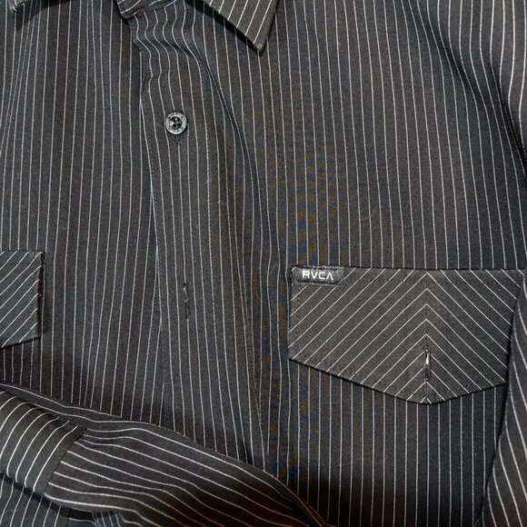 RVCA Tenore Pinstripe Button Shirt L Graphic Arm Patch Y2K Grunge Skater Surf - Picture 10 of 11